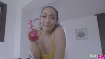 My Step Sis Is A Gamer Girl – S18:E10 (Step Porn)