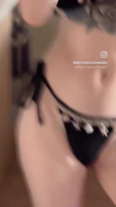 Paige lookin great