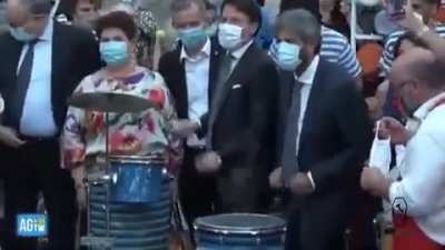 Conte e Fico suonano le percussioni ma il Presidente della Camera è tifoso del Napoli
