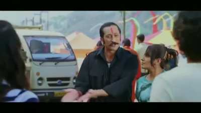 Vasooli Bhai rocks. These scenes are gold.
