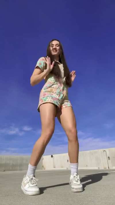 Shuffle dance babe