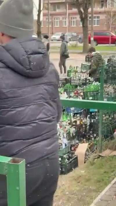Ukrainians preparing welcome gifts for their Russian visitors.
