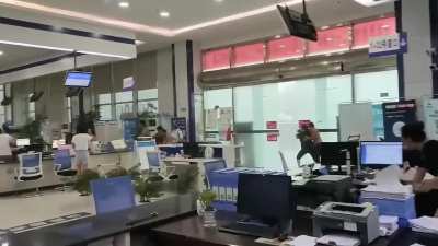 to close the door