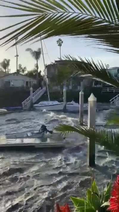 Marina wiped out by big swell at low tide due to bomb cyclone off the coast of Southern California. Jan 2023