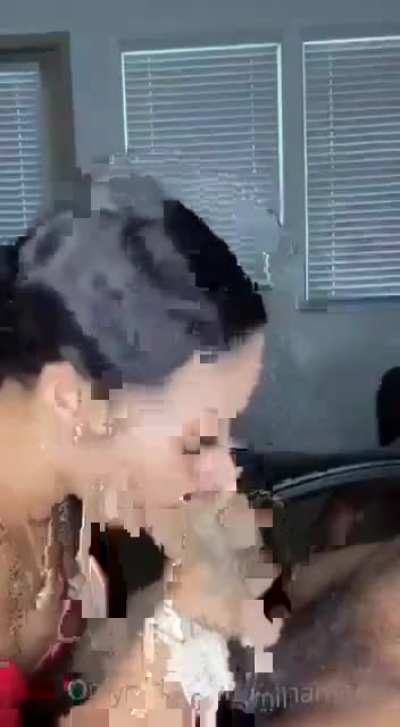Premium is lit asf !! I got hundreds of baddies and all of their new exclusive content!!