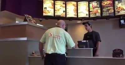 Boomer freaks out over a receipt at a Taco Bell