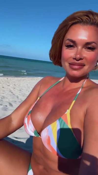 Beach selfie video | IG 12/5/2025