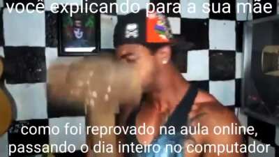 Eu vou da tanta marretada na cabeça dela...