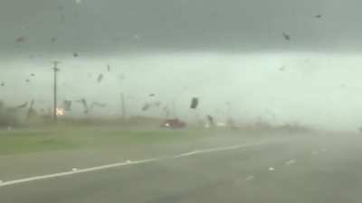 I’ve never seen a tornado irl but I feel I’d still never find myself in a situation like this. 💀💀