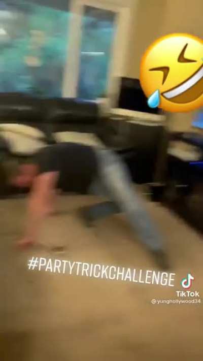 Dude dislocates his own leg for a party trick