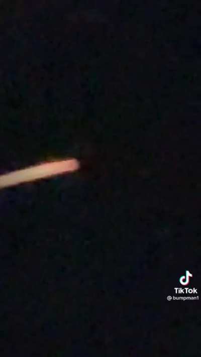 The hood see a meteor for the first time