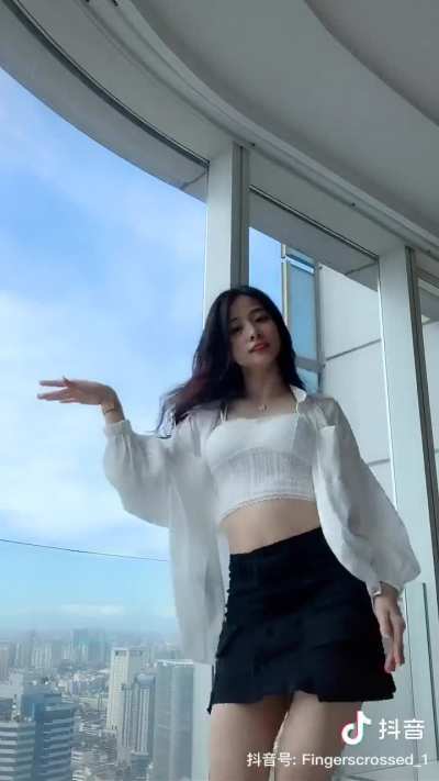 White top & clear skies