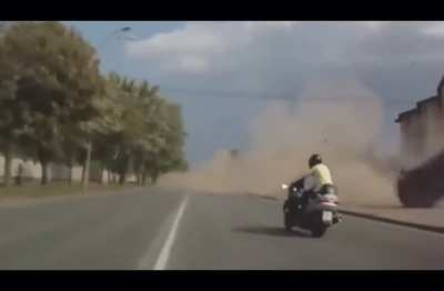Crash in Hudson hornet leaves car flying