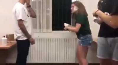 Carlooooos tampoco tanto 🤭
