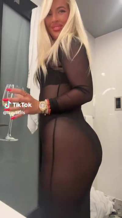 @izzytaffs