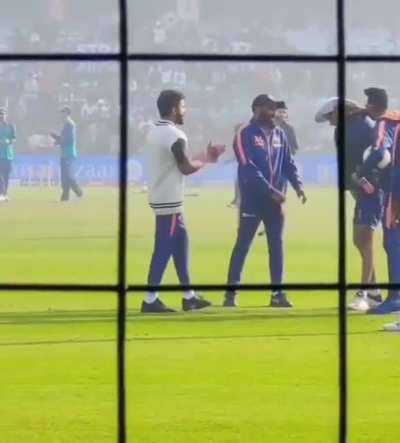 Kohli Making Sure Gill only focuses on Batting,not Girls.
