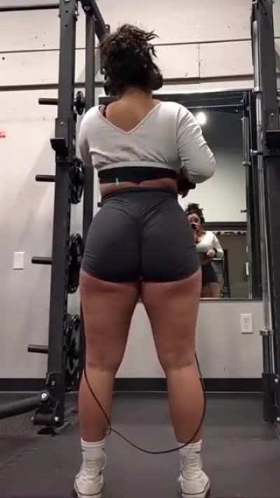 Chuli<wbr>tttaa<wbr>a.fit 🍑🚛