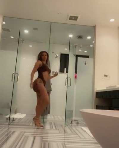 Some rapper chick