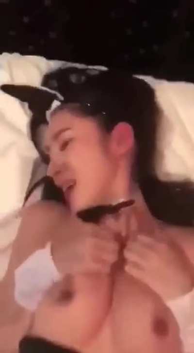 BUNNY COSPLAY 🤤