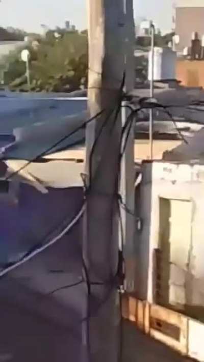 Paraná: Hacían un operativo y el helicóptero les voló techos y tanques a los vecinos