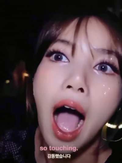 Lisa's mouth looks so inviting 😍