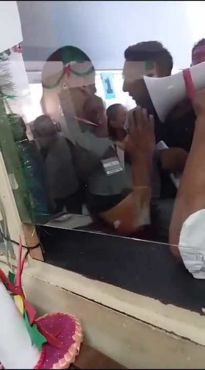 Jujuy: Reclamo del gremio de obreros en el edificio Municipal terminó en disturbios