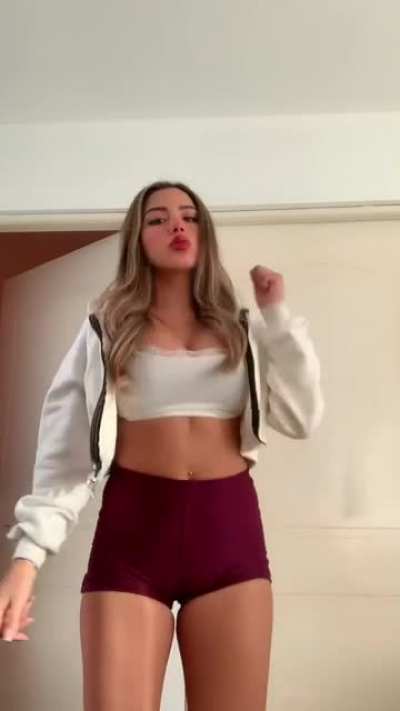 Insta and TikTok: @babycarolm // Sheesh 🥴