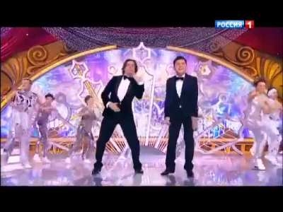посмотри, кто здесь