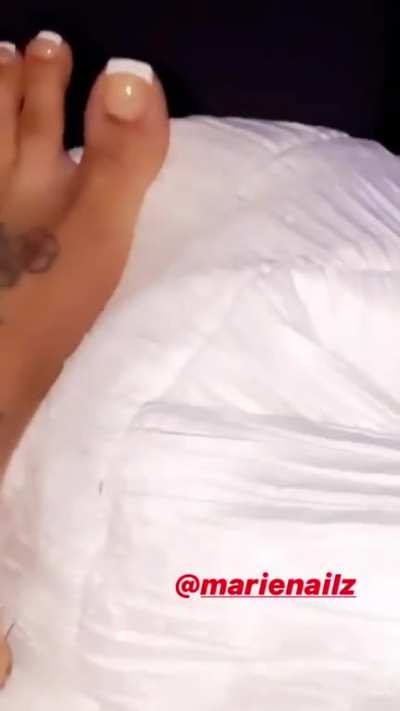 👁