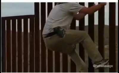 Man shows easy way to get over Mexican/Usa border!!