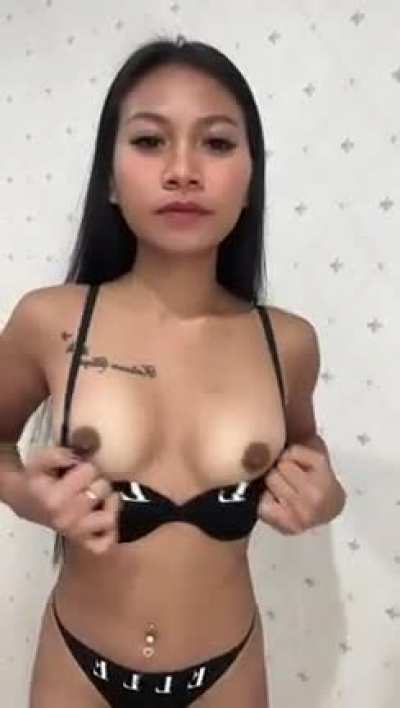 I love playing with my tits