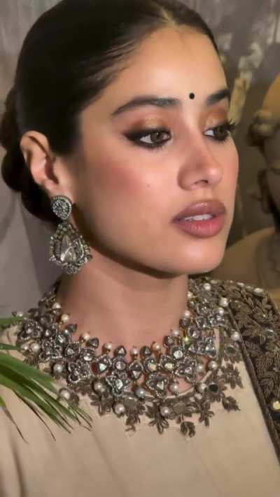 Janhvi Kapoor = Crush. Thekkappetta Sundari Damodaran Pillai Appreciation Time.
