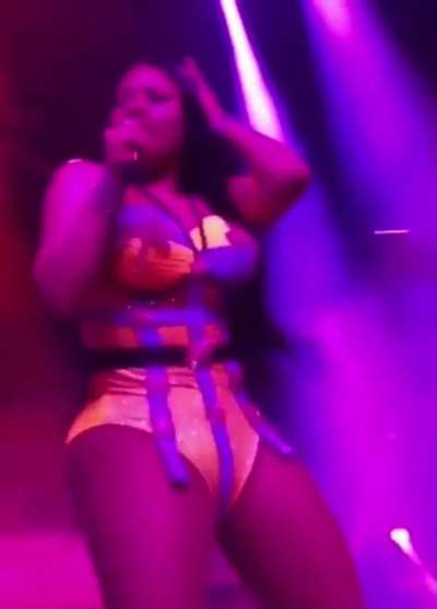 NickiMinajWet