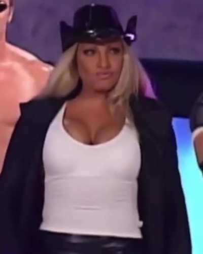 She wasn’t even tryin<wbr>g🤤..w<wbr>hen these IG models try so hard to be sexy these days