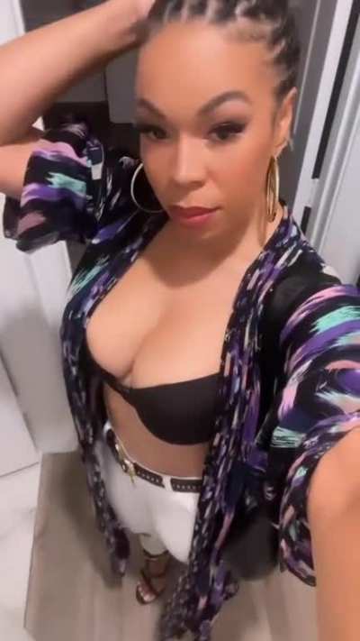 Alexis Fields 🔥