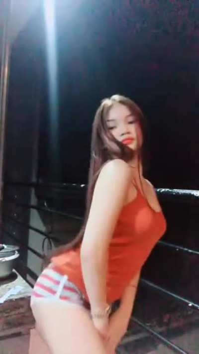 anyone know her tiktok id?