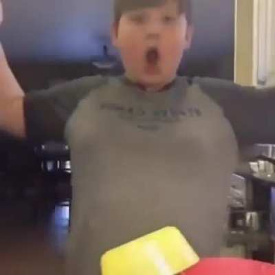 Para el pendejo que me saco del server de MAAU quiero decirte que CHINGUES A TODA TU PUTA MADRE