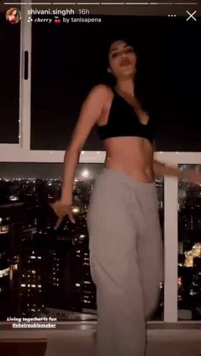 Hot Dance with Shivani Singh