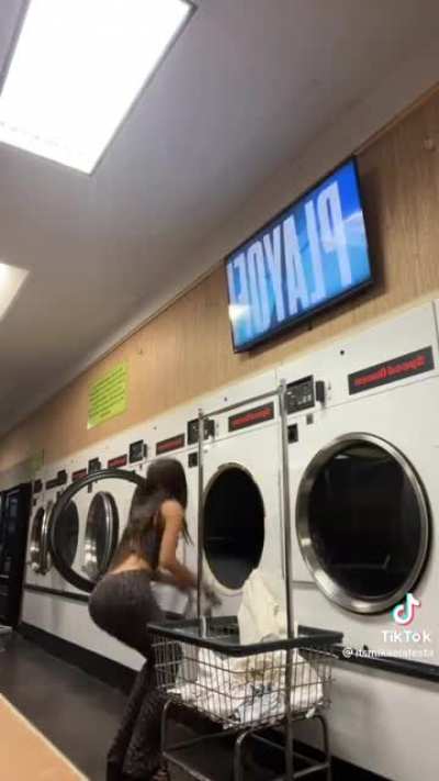 Goes to laundromat to snow off her ass