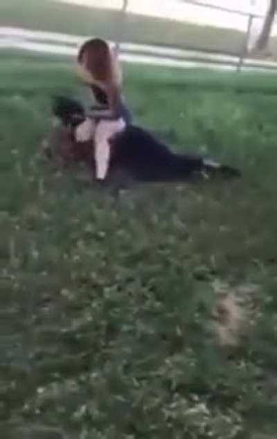 Small Girl Beat Up A Big Girl - 