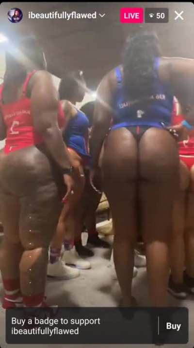 Just until the after party... Thickoverload knows how to use her brain when it comes to these events