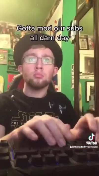/r/Cringetopia mods dropped a diss track