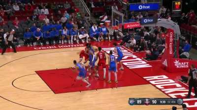 [Highlight] Tari Eason gets the and-1 after a steal and 300 putback attempts