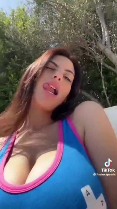AlexaPearl😍