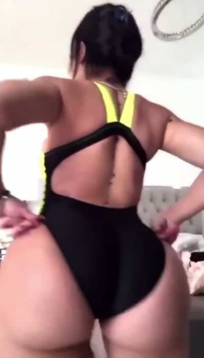 Latina Mami 🔥