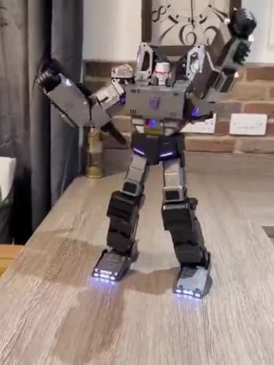 Ok that's it, I'm buying this Megatron.
