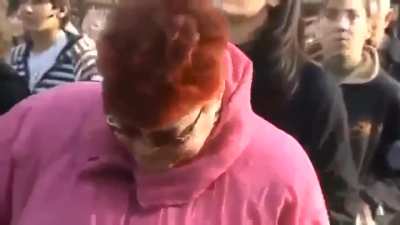 Granny Cummile found in Zaun jamming at local Seraphine concert 😨