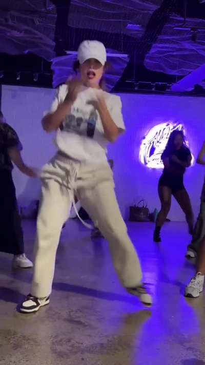 Yassi Pressman 