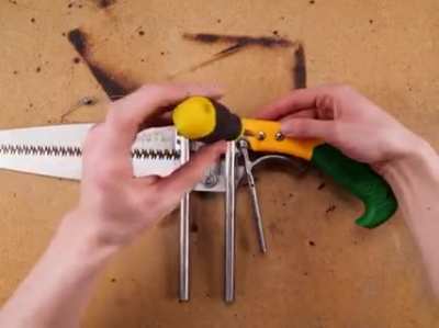 A double saw to be faster