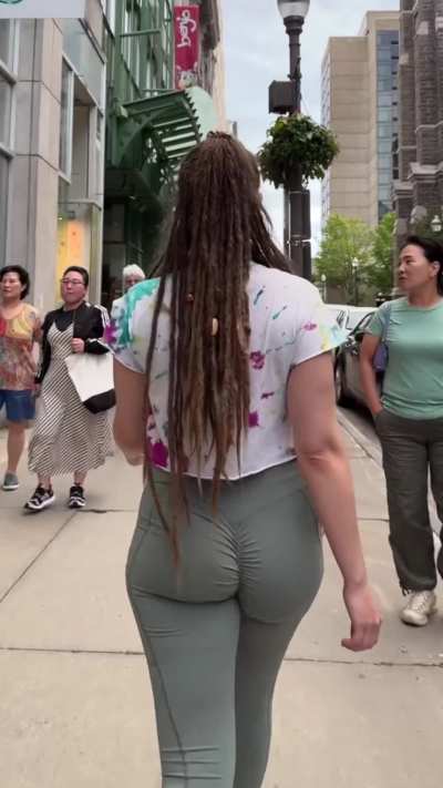 I love waring yoga pants everywhere